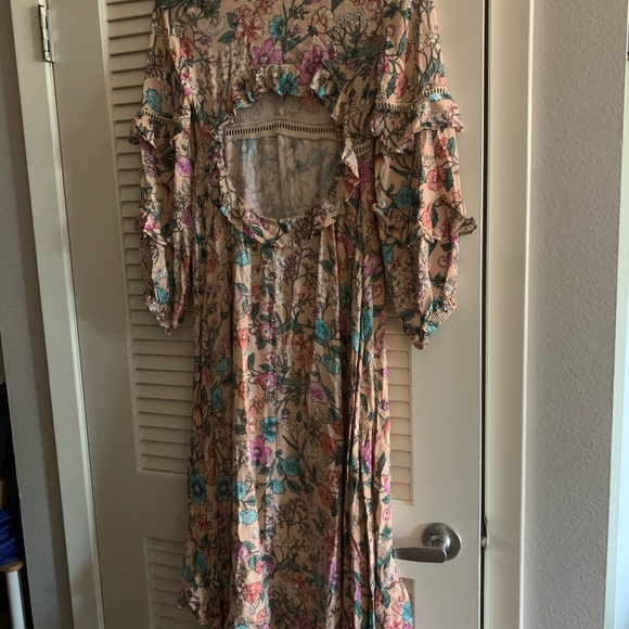 ✨Spell & the Gypsy Collective Sayulita Gown - Picture 6 of 9